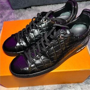 Louis Vuitton Low Top Black Shoes SZ 9